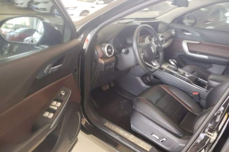 Used Wey VV5 2020 1.5T Two-Wheel Drive Smart Pioneer Driver Seat