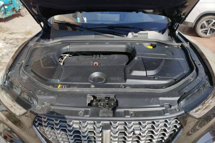 Used Wey VV5 2020 1.5T Two-Wheel Drive Color Pioneer Engine Bay