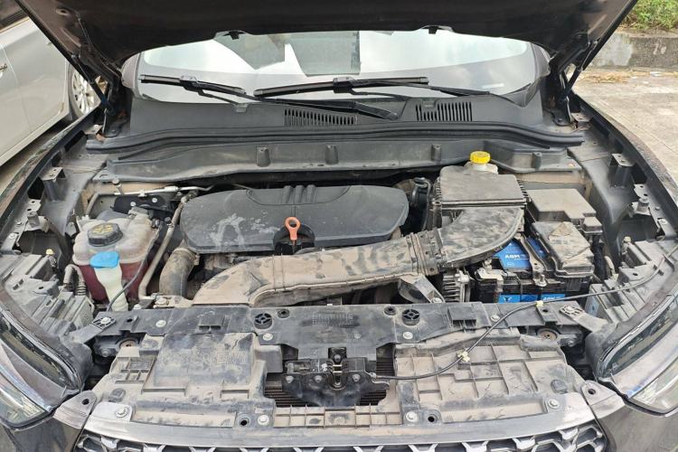 Used Wey VV5 2020 1.5T Two-Wheel Drive Color Pioneer Engine Bay