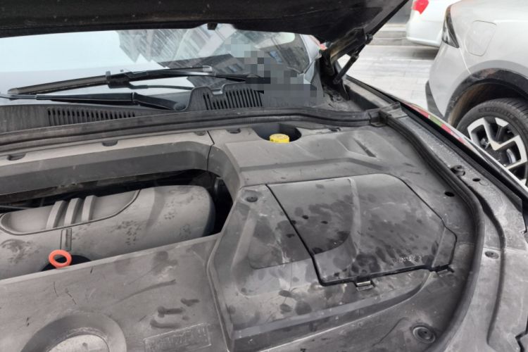 Used Wey VV5 2020 1.5T Two-Wheel Drive Color Pioneer Engine Bay Left