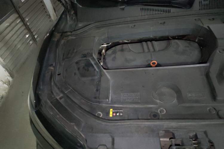Used Wey VV5 2020 1.5T Two-Wheel Drive Smart Pioneer Engine Bay Right