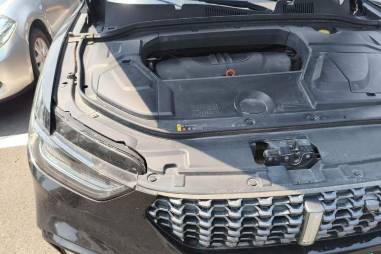 Used Wey VV5 2020 1.5T Two-Wheel Drive Color Pioneer Engine Bay Right