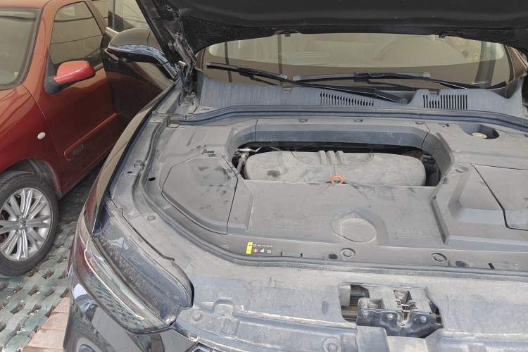Used Wey VV5 2020 1.5T Two-Wheel Drive Smart Pioneer Engine Bay Right