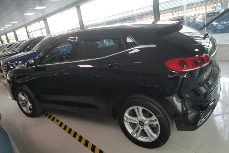 Used Wey VV5 2020 1.5T Two-Wheel Drive Color Pioneer Exterior 5