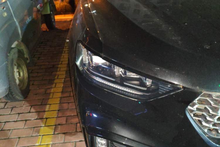 Used Wey VV5 2020 1.5T Two-Wheel Drive Color Pioneer Exterior 6