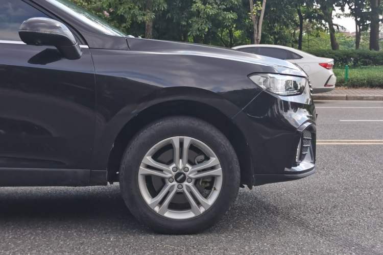 Used Wey VV5 2020 1.5T Two-Wheel Drive Color Pioneer Exterior 9