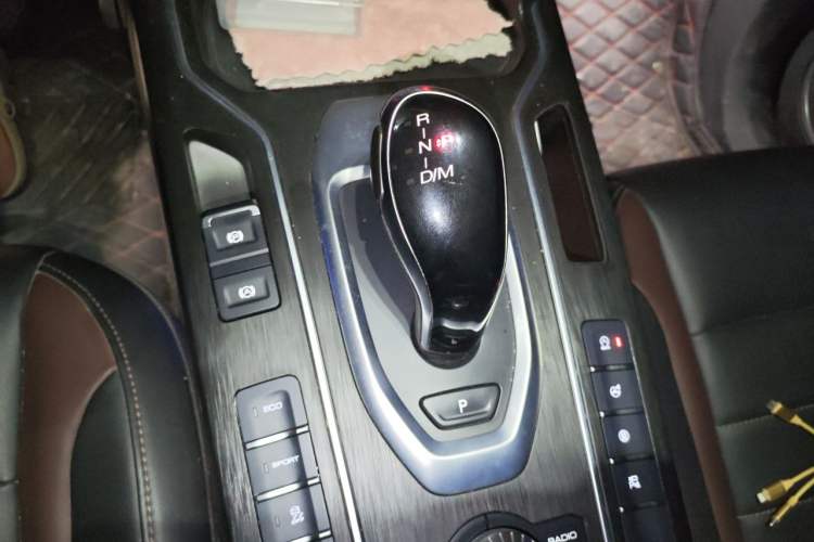 Used Wey VV5 2020 1.5T Two-Wheel Drive Smart Pioneer Gear Lever
