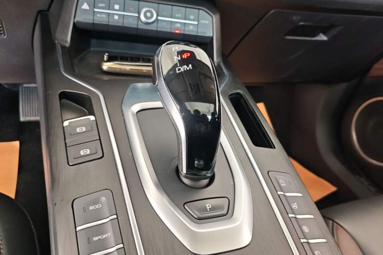 Used Wey VV5 2020 1.5T Two-Wheel Drive Smart Pioneer Gear Lever