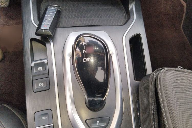 Used Wey VV5 2020 1.5T Two-Wheel Drive Smart Pioneer Gear Lever