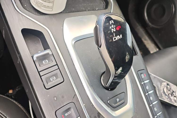 Used Wey VV5 2020 1.5T Two-Wheel Drive Smart Pioneer Gear Lever