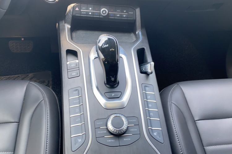 Used Wey VV5 2020 1.5T Two-Wheel Drive Smart Pioneer Gear Lever