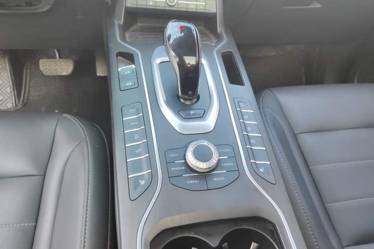 Used Wey VV5 2020 1.5T Two-Wheel Drive Smart Pioneer Gear Lever
