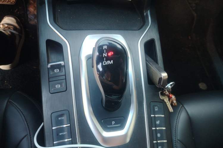 Used Wey VV5 2020 1.5T Two-Wheel Drive Smart Pioneer Gear Lever