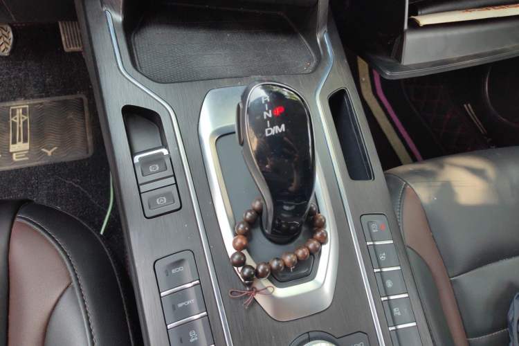 Used Wey VV5 2020 1.5T Two-Wheel Drive Smart Pioneer Gear Lever