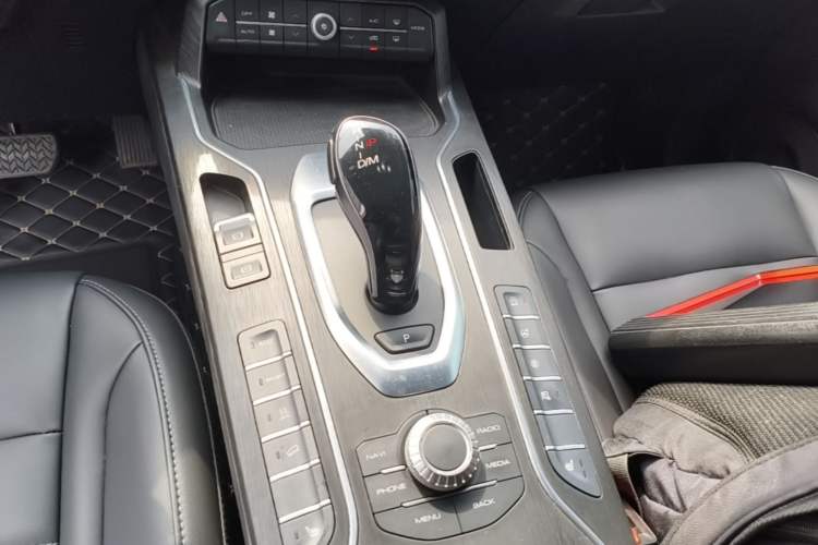 Used Wey VV5 2020 1.5T Two-Wheel Drive Smart Pioneer Gear Lever