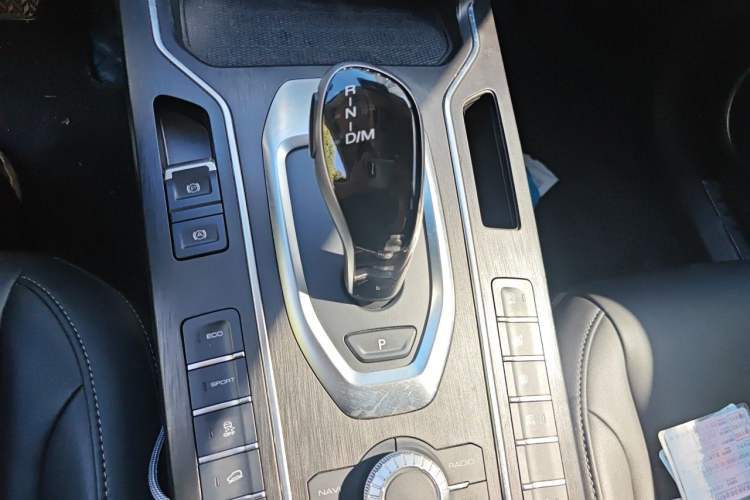 Used Wey VV5 2020 1.5T Two-Wheel Drive Smart Pioneer Gear Lever