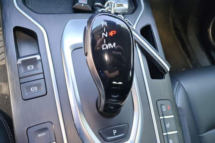 Used Wey VV5 2020 1.5T Two-Wheel Drive Smart Pioneer Gear Lever