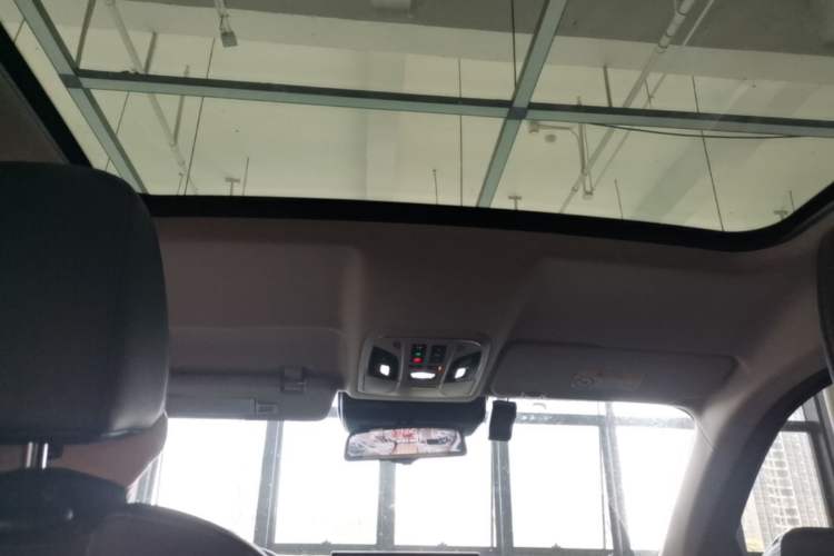Used Wey VV5 2020 1.5T Two-Wheel Drive Smart Pioneer Headliner