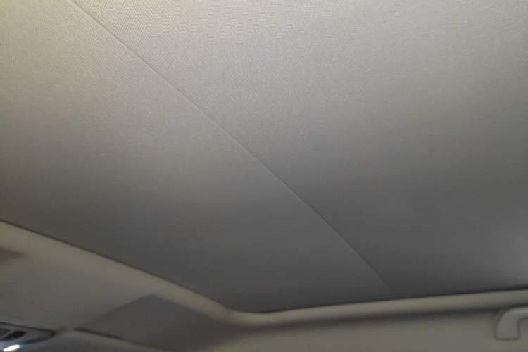 Used Wey VV5 2020 1.5T Two-Wheel Drive Color Pioneer Headliner