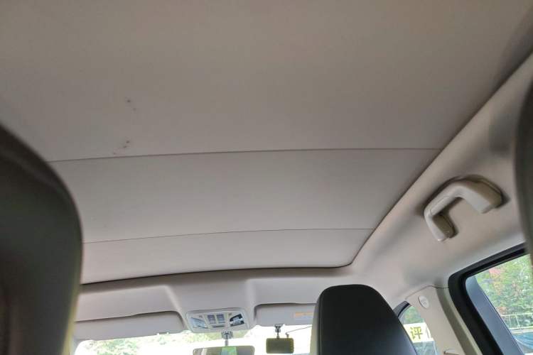Used Wey VV5 2020 1.5T Two-Wheel Drive Color Pioneer Headliner