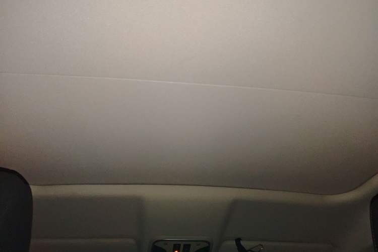 Used Wey VV5 2020 1.5T Two-Wheel Drive Color Pioneer Headliner