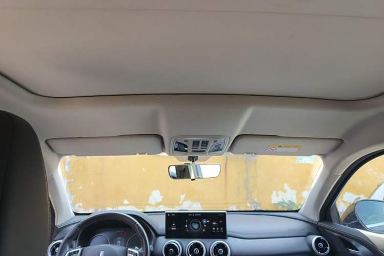 Used Wey VV5 2020 1.5T Two-Wheel Drive Color Pioneer Headliner