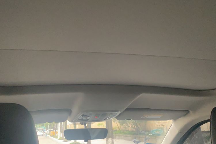 Used Wey VV5 2020 1.5T Two-Wheel Drive Color Pioneer Headliner