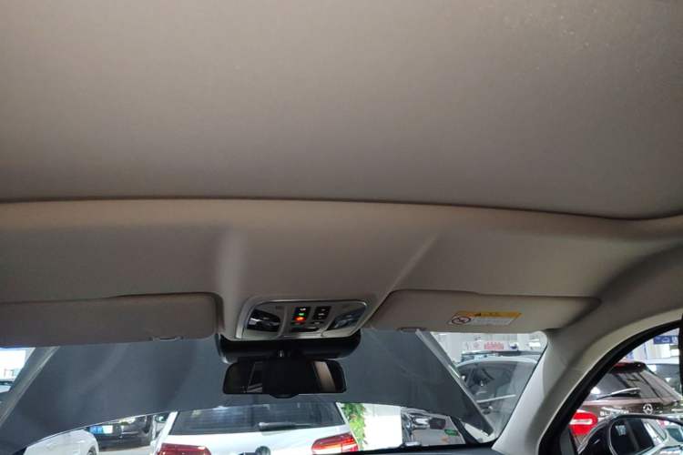 Used Wey VV5 2020 1.5T Two-Wheel Drive Smart Pioneer Headliner
