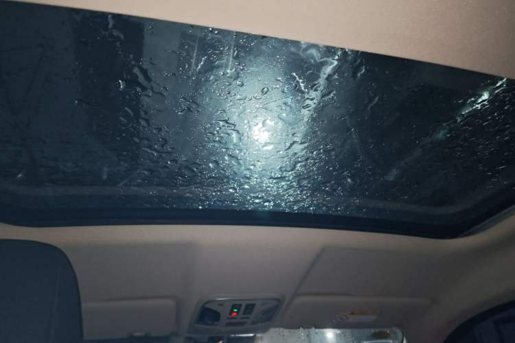 Used Wey VV5 2020 1.5T Two-Wheel Drive Color Pioneer Headliner