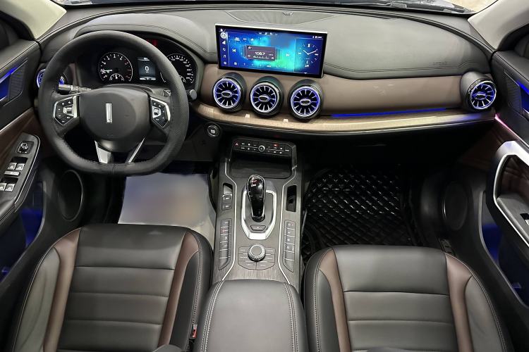Used Wey VV5 2020 1.5T Two-Wheel Drive Color Pioneer Interior 1