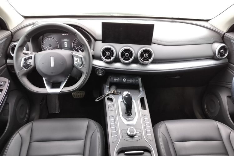 Used Wey VV5 2020 1.5T Two-Wheel Drive Color Pioneer Interior 1