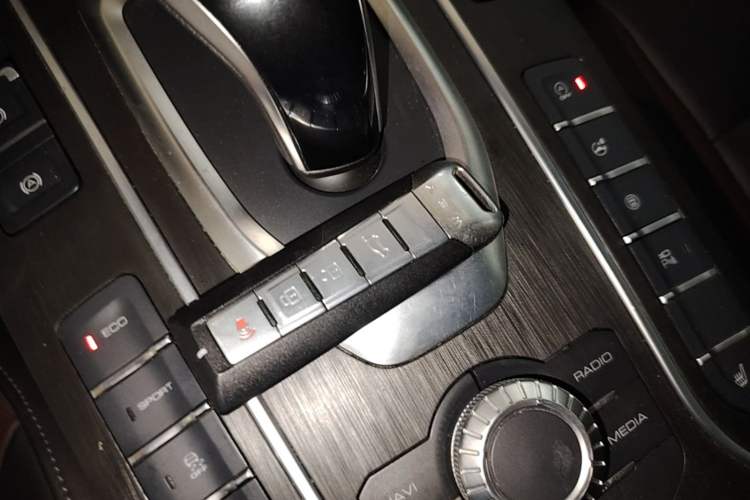Used Wey VV5 2020 1.5T Two-Wheel Drive Smart Pioneer Interior 1
