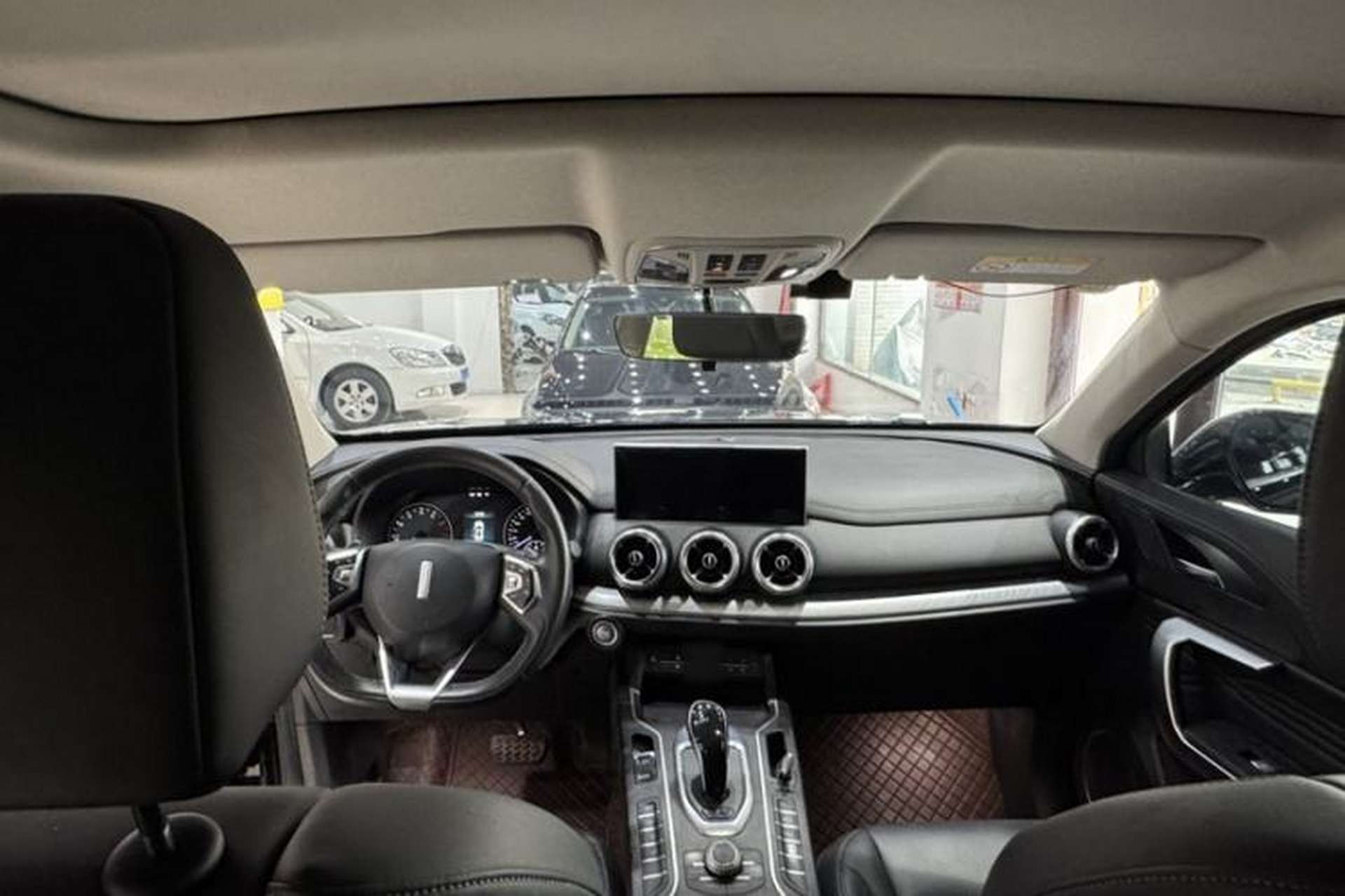 Used Wey VV5 2020 1.5T Two-Wheel Drive Color Pioneer Interior 1