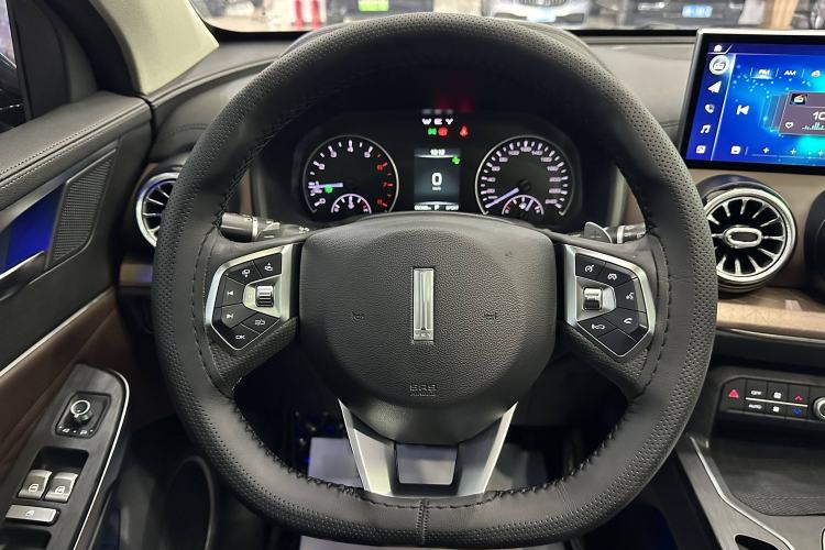 Used Wey VV5 2020 1.5T Two-Wheel Drive Color Pioneer Interior 2