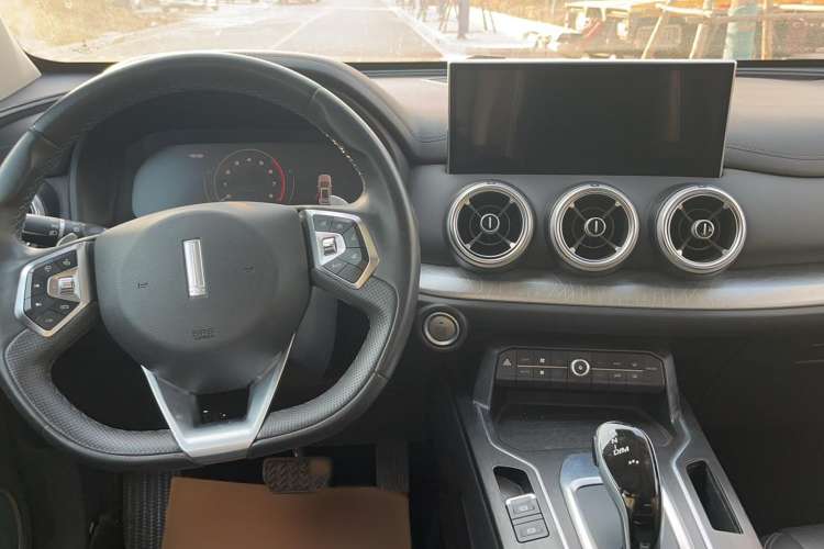 Used Wey VV5 2020 1.5T Two-Wheel Drive Smart Pioneer Interior 3