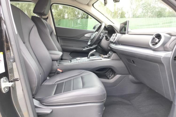 Used Wey VV5 2020 1.5T Two-Wheel Drive Color Pioneer Interior 4