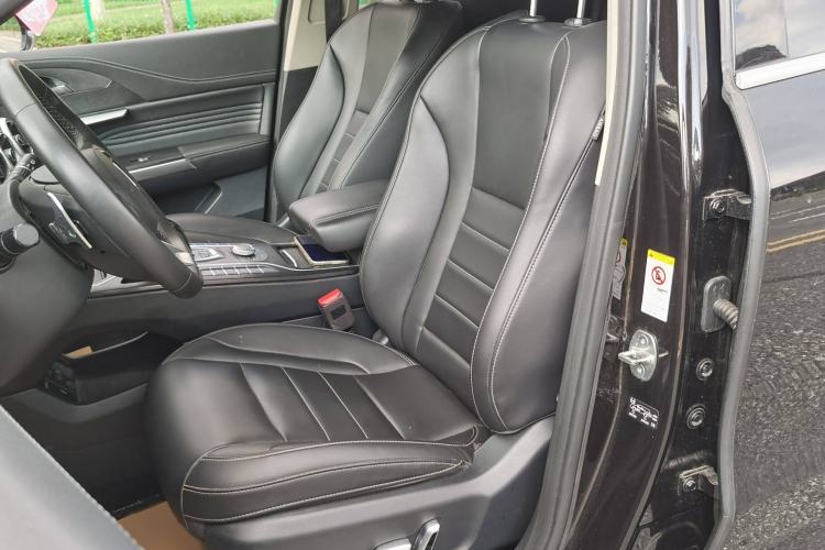 Used Wey VV5 2020 1.5T Two-Wheel Drive Color Pioneer Interior 4