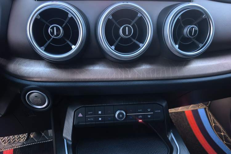Used Wey VV5 2020 1.5T Two-Wheel Drive Smart Pioneer Interior 9