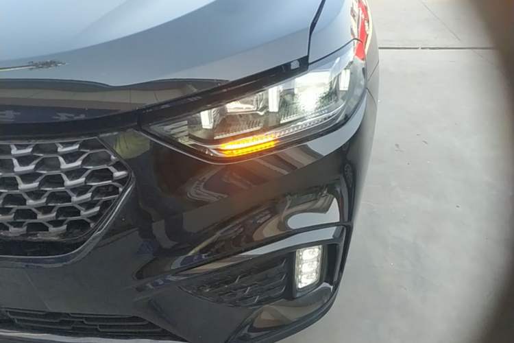 Used Wey VV5 2020 1.5T Two-Wheel Drive Smart Pioneer Left Front Headlight