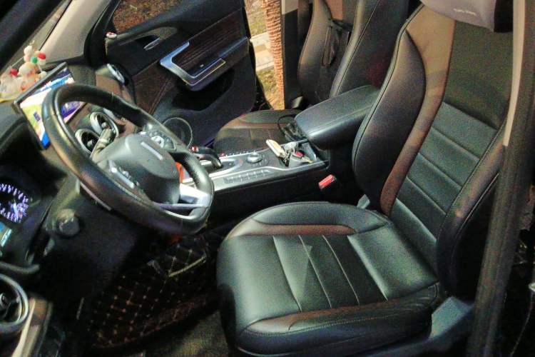 Used Wey VV5 2020 1.5T Two-Wheel Drive Color Pioneer Left Front Seat