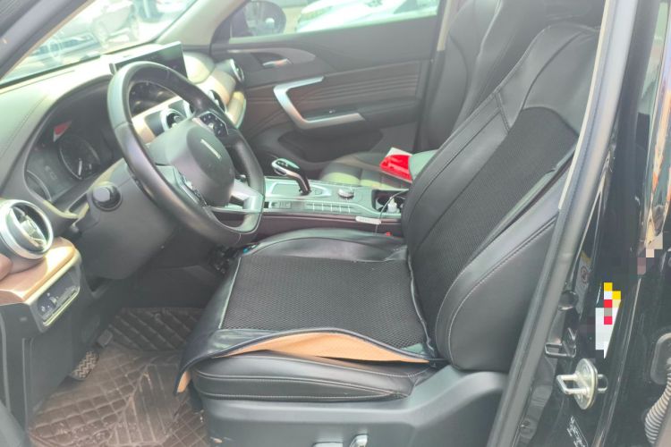 Used Wey VV5 2020 1.5T Two-Wheel Drive Color Pioneer Left Front Seat