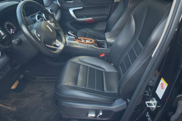 Used Wey VV5 2020 1.5T Two-Wheel Drive Color Pioneer Left Front Seat