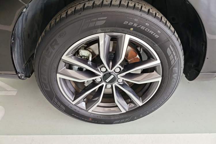 Used Wey VV5 2020 1.5T Two-Wheel Drive Smart Pioneer Left Front Wheel Hub