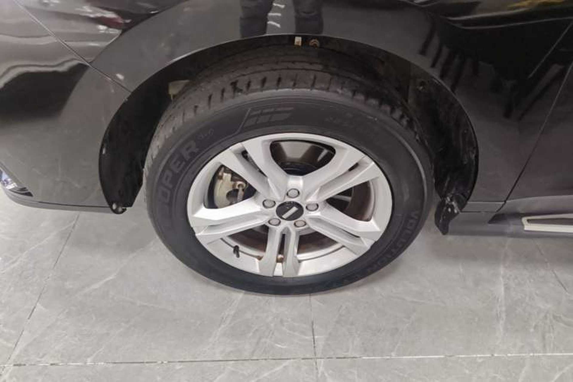 Used Wey VV5 2020 1.5T Two-Wheel Drive Color Pioneer Left Front Wheel Hub