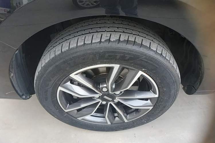 Used Wey VV5 2020 1.5T Two-Wheel Drive Smart Pioneer Left Front Wheel Hub