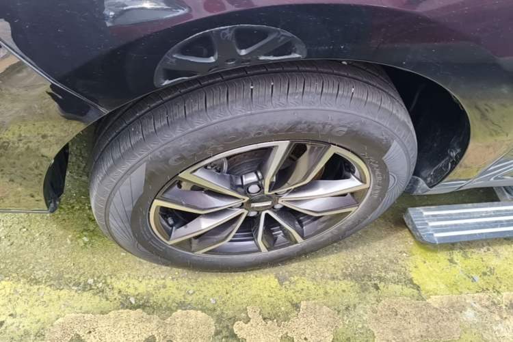 Used Wey VV5 2020 1.5T Two-Wheel Drive Smart Pioneer Left Front Wheel Hub