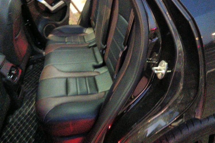 Used Wey VV5 2020 1.5T Two-Wheel Drive Color Pioneer Left Rear Seat