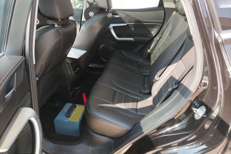 Used Wey VV5 2020 1.5T Two-Wheel Drive Color Pioneer Left Rear Seat