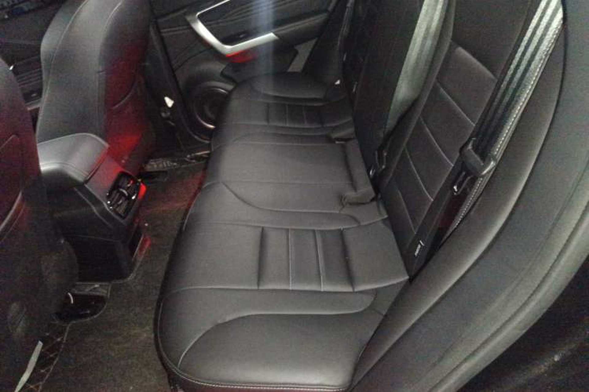 Used Wey VV5 2020 1.5T Two-Wheel Drive Color Pioneer Left Rear Seat