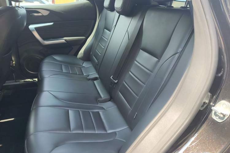 Used Wey VV5 2020 1.5T Two-Wheel Drive Color Pioneer Left Rear Seat